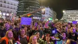 Gritos de &ldquo;LA DICTADORA eres T&Uacute;&rdquo; dirigidos a Isabel D&iacute;az Ayuso en Sol