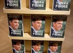 Vandalismo en El Corte Ingl&eacute;s con el libro de Pedro S&aacute;nchez
