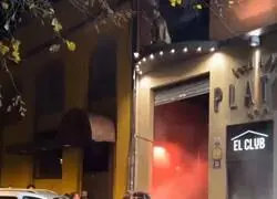 L&iacute;o en la puerta de una sala de m&uacute;sica