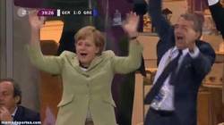 Enlace a Merkel celebrando el gol de Lahm. Sin comentarios