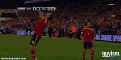 Enlace a GIF: Así se celebra un gol, bien hecho, Sergio Ramos