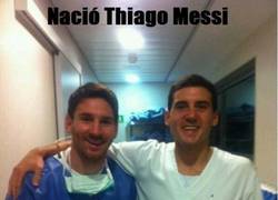 Enlace a No sé si esta más feliz Messi o el doctor