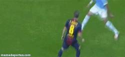 Enlace a GIF: Dos goles parecidos de Jordi Alba, dos fueras de juego de libro