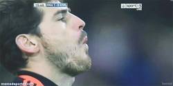 Enlace a GIF: Reacción de Casillas ante el gol de Cristiano