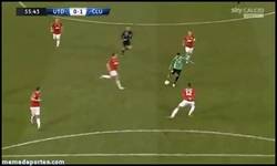 Enlace a GIF: Golazo de Luis Alberto vs United