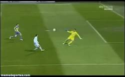 Enlace a GIF: Bonito gol de la Lazio