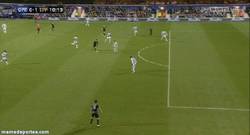 Enlace a GIF: Golazo de Luis Suárez ante el QPR
