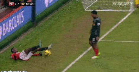 [ MEMEDEPORTES ] GIF: Gran recorte de Danny Welbeck (Fail)