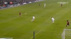 Enlace a GIF: Otro gol de Van Persie en el Manchester. 10 en 10 partidos