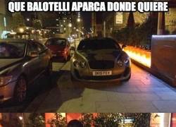 Enlace a Que Balotelli aparca donde quiere
