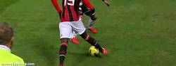 Enlace a GIF: Elástica de Niang contra el Udinese