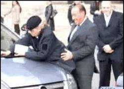 Enlace a GIF: Berlusconi, el mayor troll de Italia