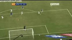 Enlace a GIF: Golazo de Zidane en un partido benéfico