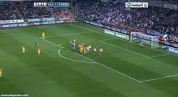 Enlace a GIF: Gol 301 de Messi ante el Granada