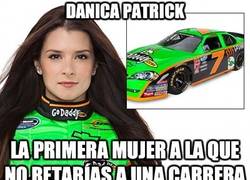 Enlace a Danica PATRICK, primera mujer en conseguir la pole position de las 500 millas de Daytona