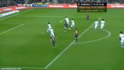 Enlace a GIF: Golazo de Messi vs Deportivo la Coruña (2-0)