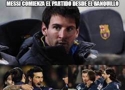 Enlace a Messi comienza el partido desde el banquillo
