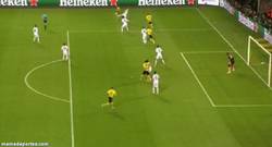 Enlace a GIF: Gol de Lewandowski que adelanta al Dortmund
