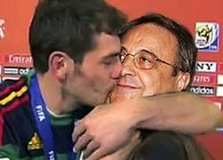 Enlace a Casillas cuando se entera de la destitución de Mourinho por @PuntoPalote.