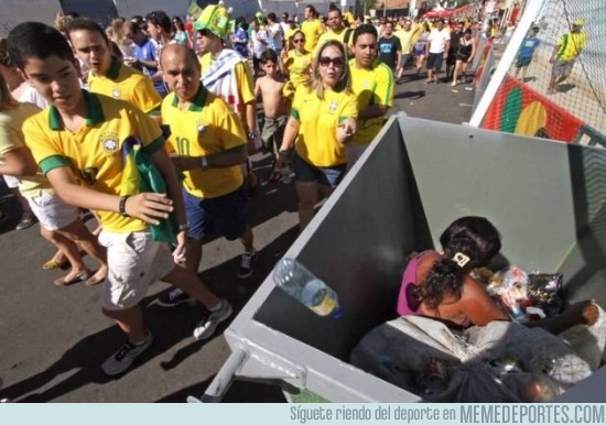 159960 - Imagen que resume por qué en Brasil están en contra del Mundial