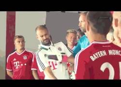 Enlace a GIF: El portero suplente del Bayern avisa a Guardiola