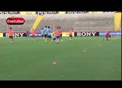 Enlace a VÍDEO: Golazo de Sergio Ramos en entramiento con la Selección