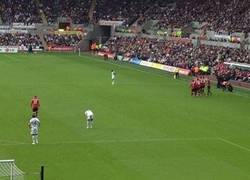 Enlace a Parece que Rooney no está nada contento en el  Manchester United