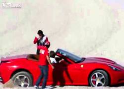 Enlace a VÍDEO: Exhibición de Ferrari FAIL