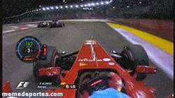Enlace a GIF: La impresionante salida de Alonso en el GP de Singapur