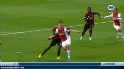 Enlace a GIF: El penalty pitado a favor del Milan a lo Pepe