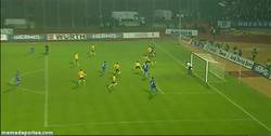 Enlace a GIF: El histórico gol que envía a Bosnia-Herzegovina a su primer Mundial