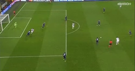 [ MEMEDEPORTES ] GIF: Tremendo obús de Ibrahimovic para hacer su hat ...