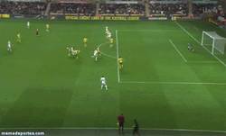 Enlace a GIF: Bonita jugada del Swansea que culmina Michu en gol