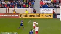 Enlace a GIF: Golazo de Henry en la MLS