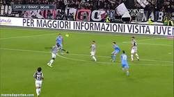 Enlace a GIF: Dijmos que el Juventus-Napoli prometía. Golazo de Pogba de volea