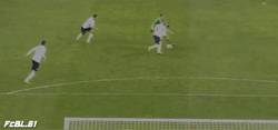 Enlace a GIF: Gran jugada de Götze contra Inglaterra