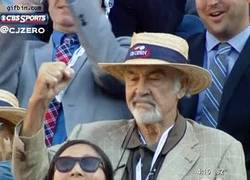 Enlace a GIF: Cuando tu equipo gana en la jornada en la que querías que echasen al entrenador