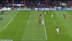 Enlace a GIF: Gol de Di María tras asistencia de ¡¡¡¡Arbeloa!!!!