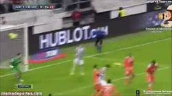 Enlace a GIF: Gol de Llorente que da la victoria al Juventus en el minuto 91