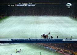 Enlace a Así está el Galatasaray - Juventus, suspendido por granizo