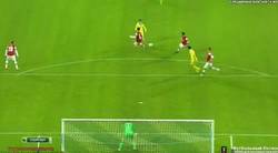 Enlace a GIF: Gran gol de Higuaín contra el Arsenal que le puede dar la clasificación