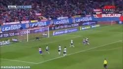 Enlace a GIF: El buen gol de Diego Costa que contribuyó a su doblete