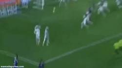 Enlace a GIF: El gol de Málaga que le da una victoria después de mucho tiempo fuera de casa