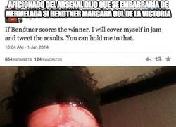 Enlace a Aficionado del Arsenal dijo que se embarraría de mermelada si Bendtner marcaba gol de la victoria