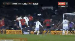 Enlace a GIF: Gol 99 de Benzemá contra el Osasuna