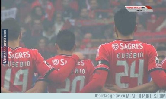 244716 - Homenaje en las camisetas del Benfica a Eusebio