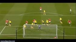 Enlace a GIF: El gol de Jonny Evans que ponía al United en la eliminatoria