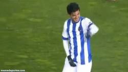 Enlace a GIF: Carlos Vela marcándose un Di María después de meter su gol