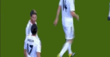 [ MEMEDEPORTES ] GIF: Ramos hace de capitán en el calentón entre Xabi ...