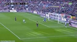 Enlace a GIF: ¿Cantada de Valdés? Gol de Piatti al Barça